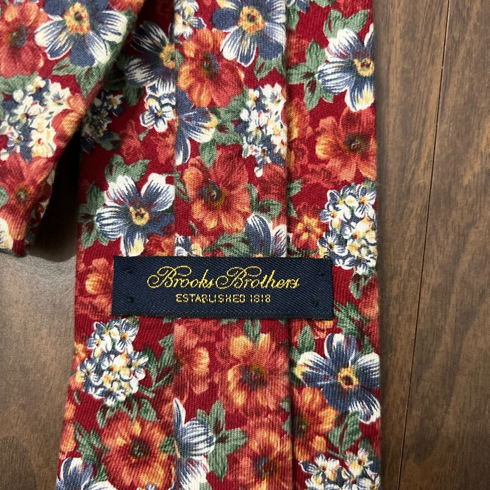Brooks Brothers Red Floral Tie